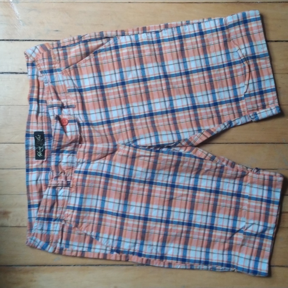 3/$15 Sweet Vibes size 9 women's plaid Bermuda shorts cotton stretch great cond